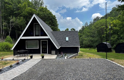 Beeson Cabin | Your own cabin in Southern WV on 65 acres close to golf, skiing, ATV, and more!