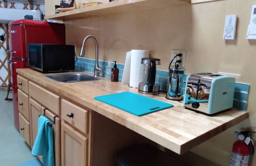 Buhl House | Your own private spa! Yurt with natural geothermal hot water.