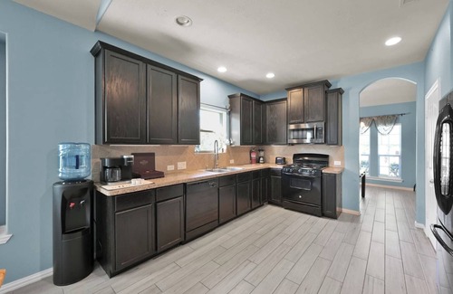 Conroe House | Your peaceable kingdom on the lake in Conroe Texas