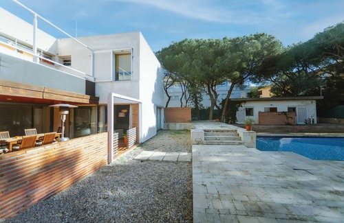 Platja d'Aro Ski Chalet | Your perfect getaway with sun, comfort, and charm in Platja d’Aro 🌴☀️