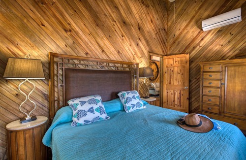 Jonesville House | Your Private Paradise
