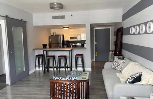 South Beach Apartment | Your private sweet suite on Ocean Drive!