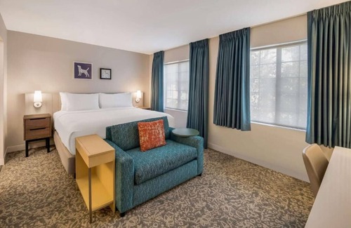 Andover Hotel | Your Relaxing Getaway Awaits! Perfect for Merrimac River Frontage! Outdoor Pool!