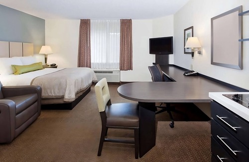 Somerset Hotel | Your Relaxing Getaway Awaits! Pet-Friendly unit, near Buffalo Ridge Park