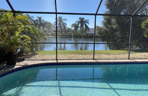 Sunset Lakes House | Your winter home is waiting for you! Heated Pool, by NASA & beaches.