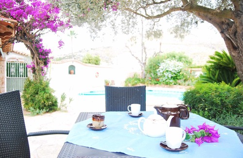 Les Palmeres House | YourHouse Malondra, spacious villa with private pool in Port de Pollença