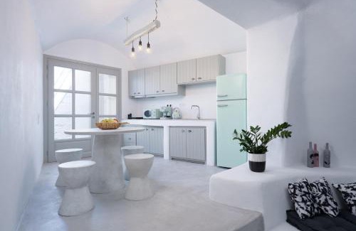 Megalochori Apartment | Yposkafon Concept Two-Bedroom Villa with Private Jacuzzi and Hamam