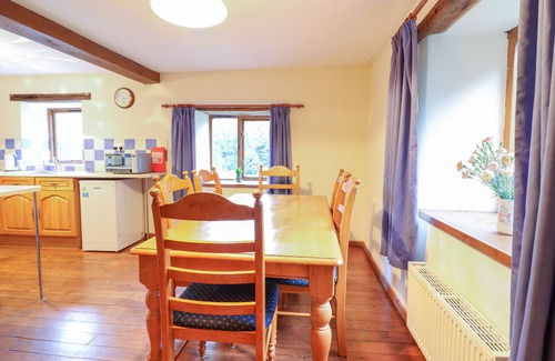 Oswestry House | YR HEN FELIN, pet friendly, character holiday cottage in Llanfyllin