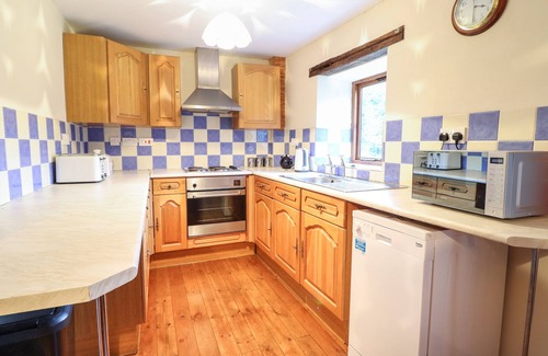 Oswestry House | YR HEN FELIN, pet friendly, character holiday cottage in Llanfyllin