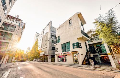 Hongji House | Yt Tailored Service Home Near Hongik Univ Station
