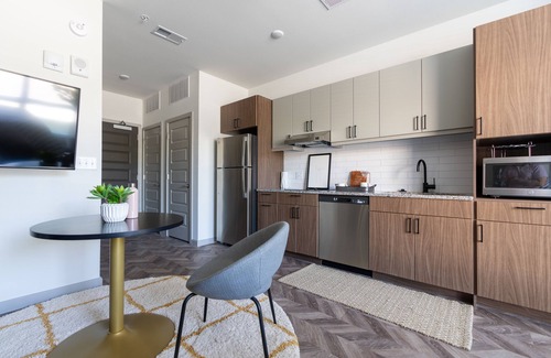 Urbana Apartment | Yugo Guest Suites