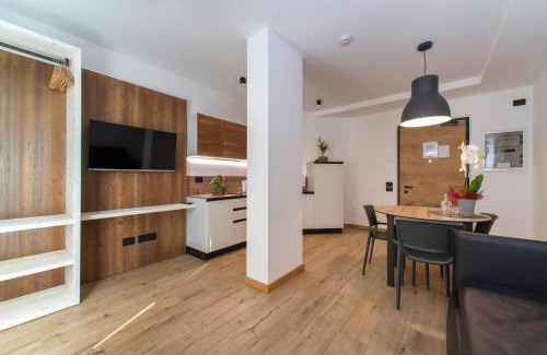 Trento Apartment | YUGOGO PELLICO 8 Trento Centro