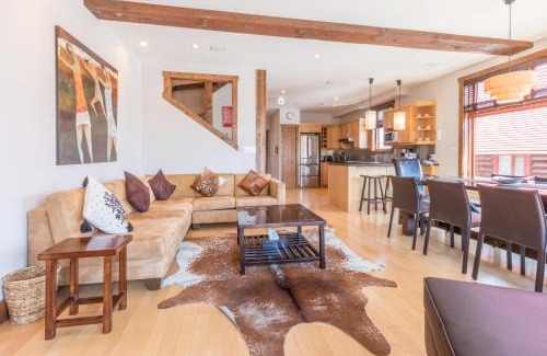 Hirafu Ski Chalet | Yukimi # 1