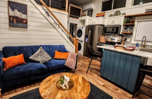 Foothills Cottage | Yuma Foothills, close to riding, biking,hiking. Quiet neighborhood.