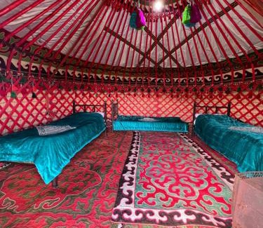 Naryn Region Hotel | Yurt Camp "Sary-Bulun" at Song-Kul Lake, Naryn Сон-Куль