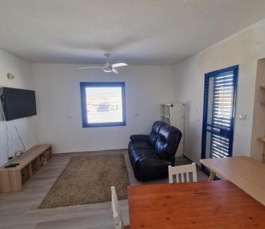 Midreshet Ben-Gurion Bed & Breakfast | Yvonne's Hikers Base Sde Boker