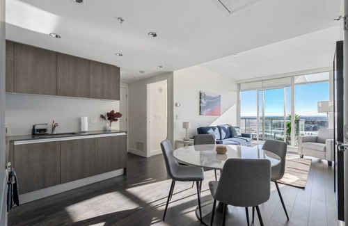 Victoria Park Apartment | YYC Tallest Residential Tower - Parking, AC