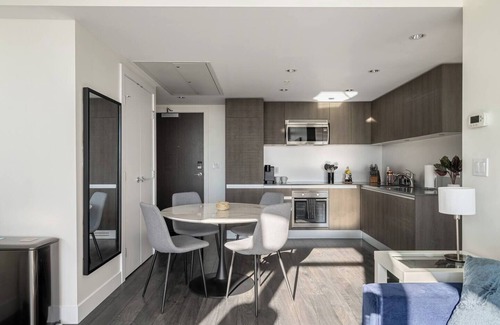 Victoria Park Apartment | YYC Tallest Residential Tower - Parking, AC