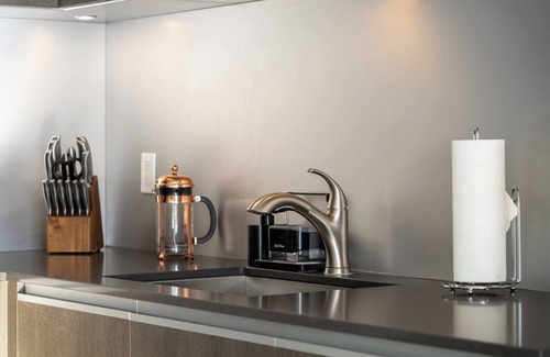 Victoria Park Apartment | YYC Tallest Residential Tower - Parking, AC
