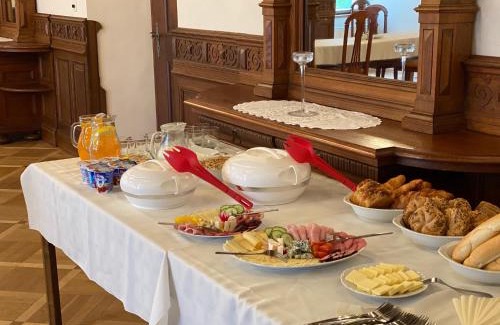Lnare House | Zámek Lnáře