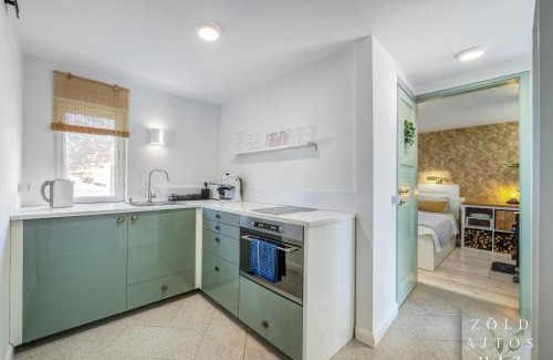 Agard House | Zöld Ajtós Ház