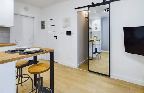 Nowa Praga Apartment | Zabkowska 41A Modern Studio Smart TV