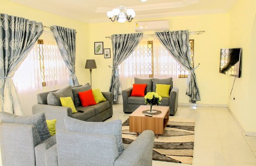 Nungua House | Zack Modern Residence Ashaley Botwe, Accra