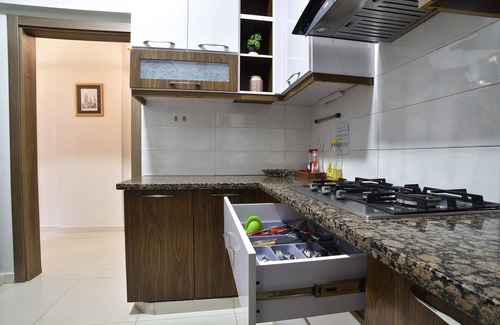 Karachi Apartment | Zaha Homes: Bright, Modern 3br Family-friendly apartment