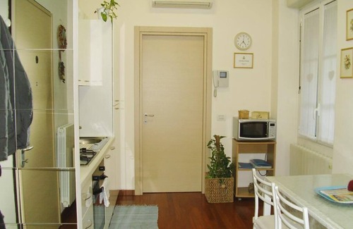 Zona Zara Apartment | Zara Cosy & Cheap Apartment - Easy Parking- 24 H open