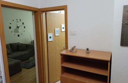 Celje House | Zasebno trosobno stanovanje s termi posteljami in dnevno sobo ločeno od kuhinje