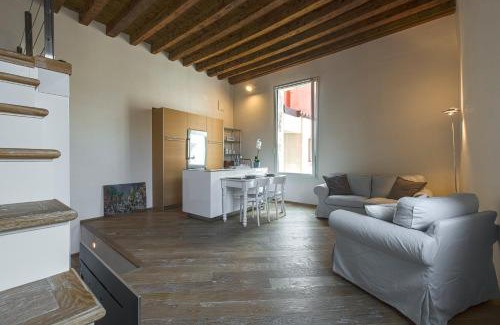 Dorsoduro Apartment | Zattere Design Loft R&R
