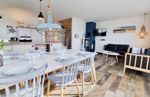 Sehlendorf Cabin | Zauberhafte Ferienhaushälfte Küstenhuus am Sehlendorfer Ostseestrand