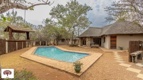 Leeupoort Villa | Zebula Golf and Wildlife Estate - Walk of the Eland Pax 12 - Moi Signature Luxury villa