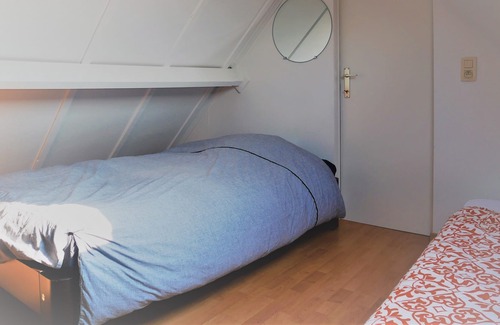 De Haan Cottage | Zeepolder I 15 - Cozy fisherman's cottage with 3 bedrooms and large garden