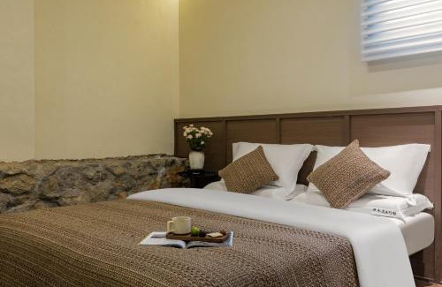 Shangri-La House | Zemulong Inn - Shangri-La, Dukezong Ancient Town, Moonlight Plaza