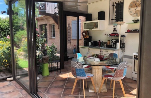 Hyeres Bed & Breakfast | Zen accommodation on the mimosa hill