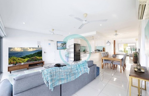 Darwin City Centre Condo | Zen By The Water: Top CBD Location ~ Pool ~ Views