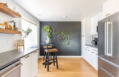 Amazon Apartment | Zen Haus suite A&B ·