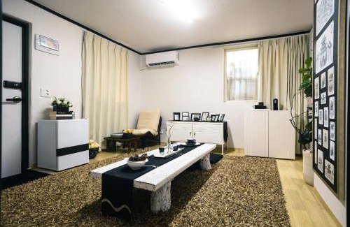 Paldal-gu Villa | Zen House Hwaseong Fortress
