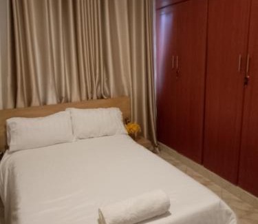 Western Region Apartment | Zen in Ibanda