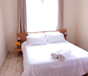 Western Region Apartment | Zen in Ibanda