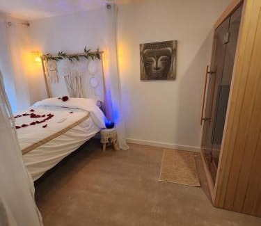 Hyeres City Centre Apartment | Zen room - Havre de paix