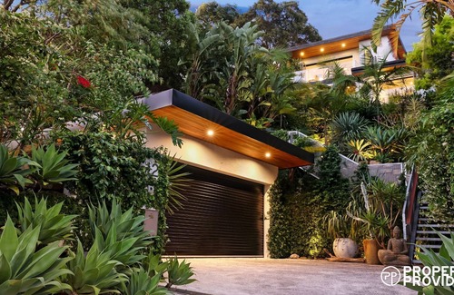 North Manly House | Zen Sanctuary Pet Friendly Executive Retreat in North Manly with Pool