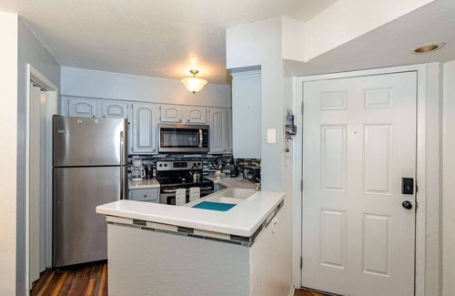 Ocean Side Village Condo | Zen · Serene King Bed Condo · Half Mile from Beach
