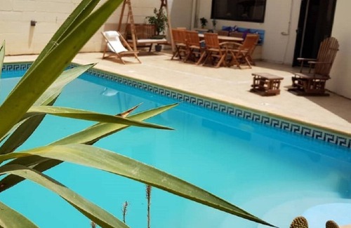St. Andrew's Villa | Zen villa with pool close to the sea