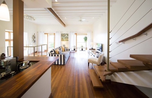 Halcyon Heights Apartment | Zenbreak Hillside Loft #5