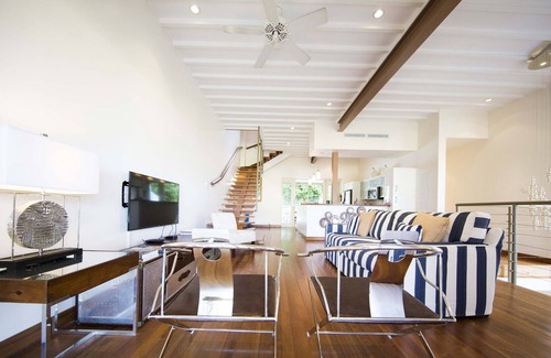 Halcyon Heights Apartment | Zenbreak Hillside Loft #5