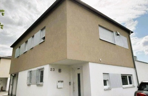 Fuerth House | Zentral Gelegenes Haus in Ruhiger Lage Nähe U-/s-bahn mit Terrasse und Garten