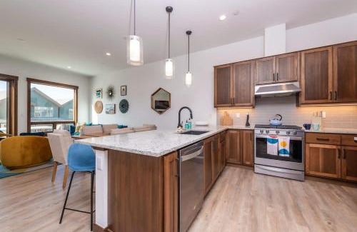 Fraser House | Zephyr Escape