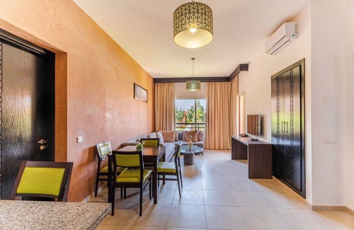 Menara Hotel | Zephyr Hotel Club Resort and Spa